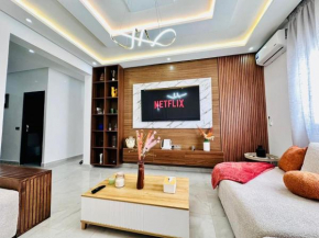 Elegant & Contemporary Stay